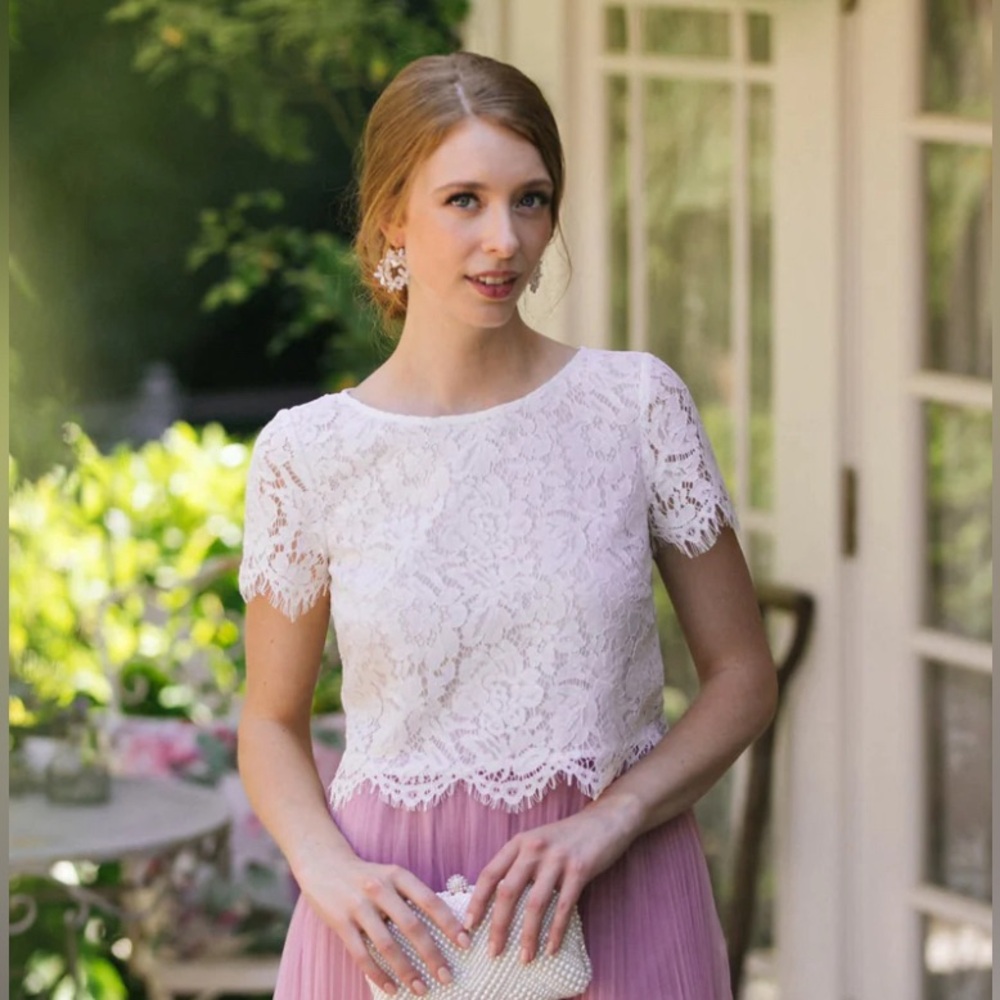 Ellie Short Sleeve Lace Top